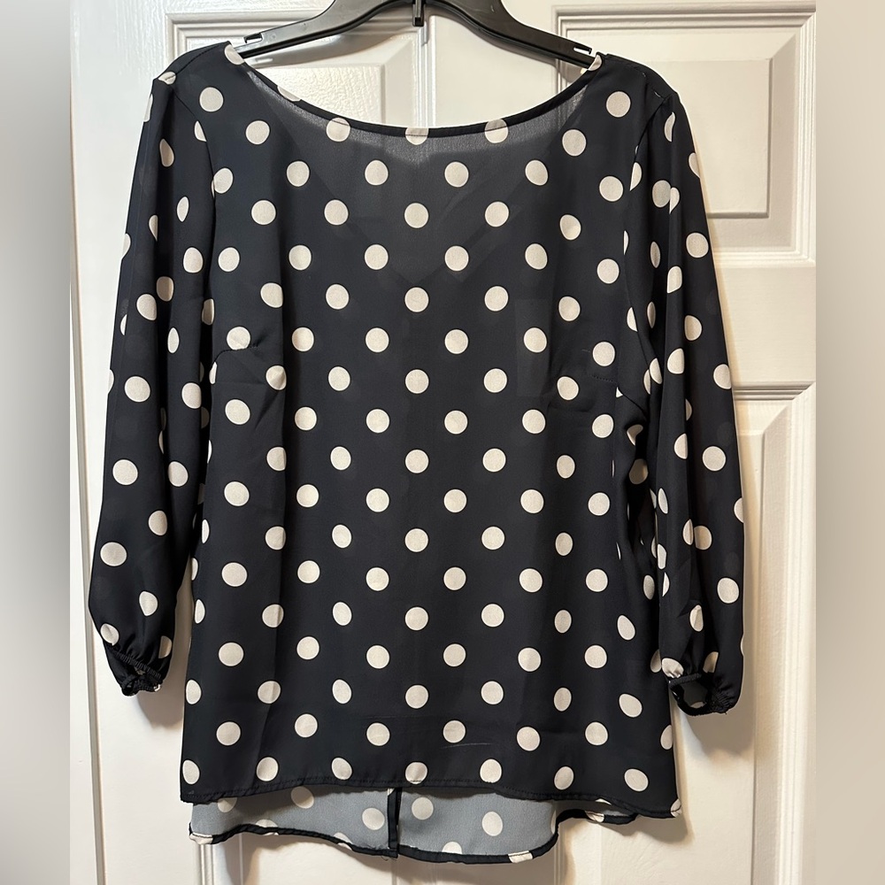 New NY & Co. Sweet Pea Black & Cream Polka Dot Top w/ Back Bow- CUTE! Sz Small